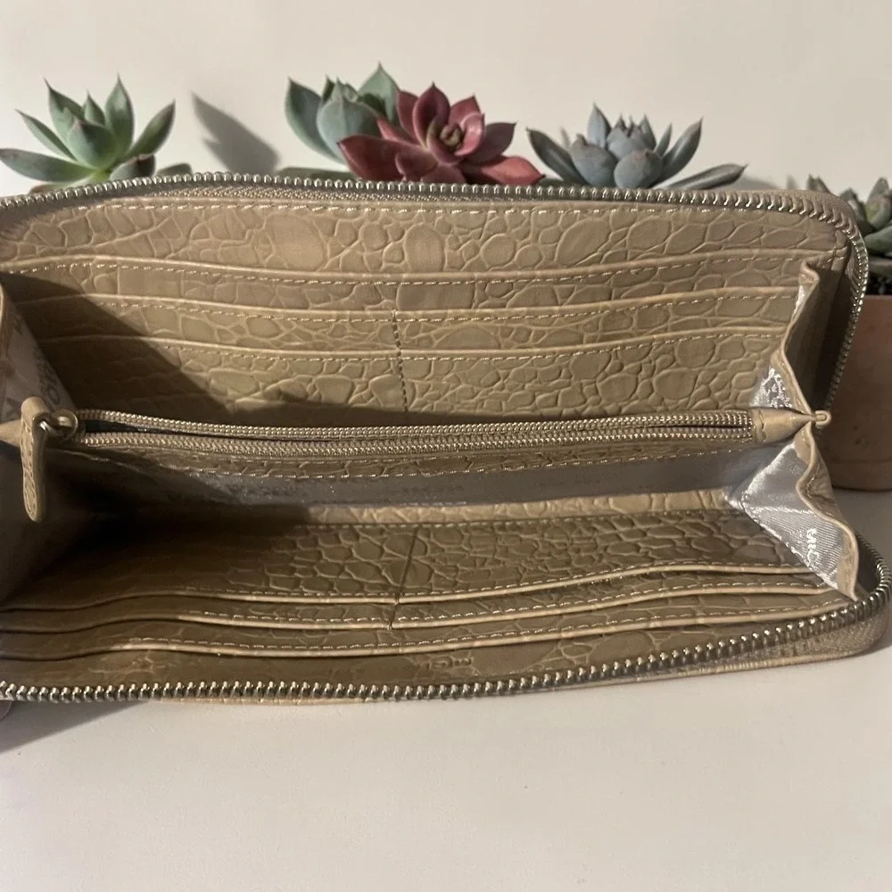 Michael Kors Wallet Womens OS Tan Croc Embossed Leather Zip Around Jet‎ Set